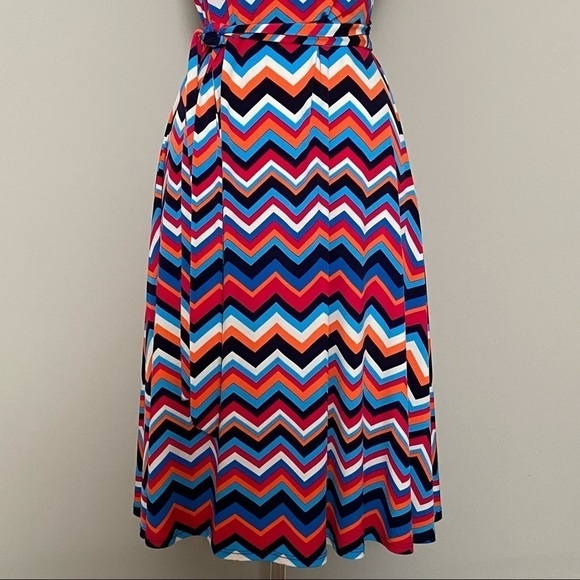 Leota Stitch Fix Finnely Sleeveless Chevron Belted Faux Wrap Dress, Small - Picture 2 of 8